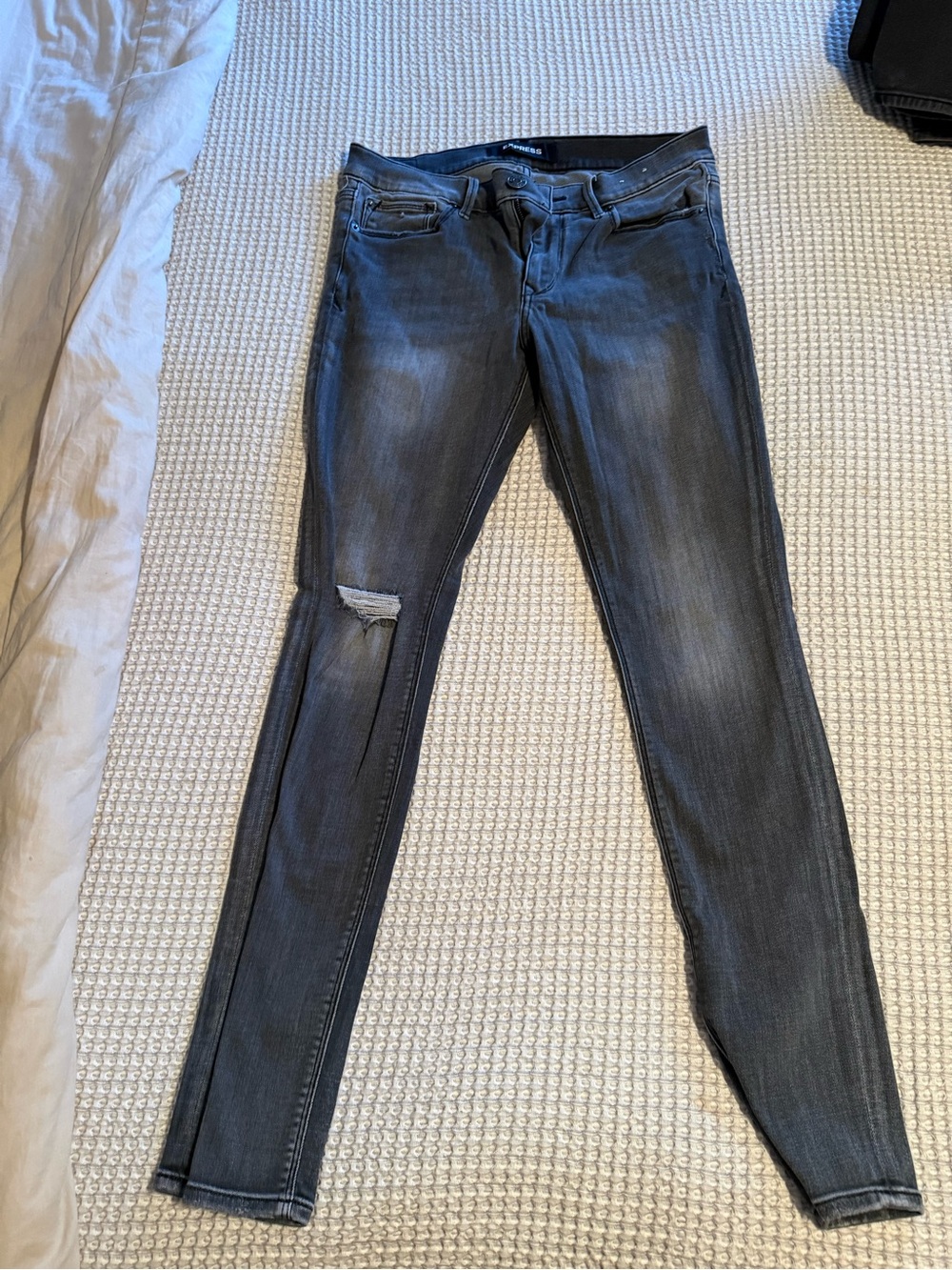 Express Skinny Jeans in Charcoal Gray with Knee Rip